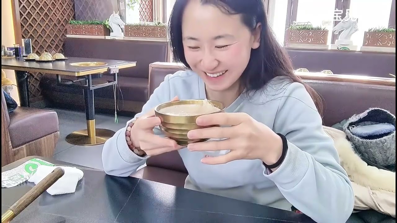 30℃徒步2公里找蒙餐！女司机在内蒙古的私藏美食大公开 #蒙餐 #呼伦贝尔 #内蒙古奶茶 #羊血肠 #内蒙古的冬天有多冷