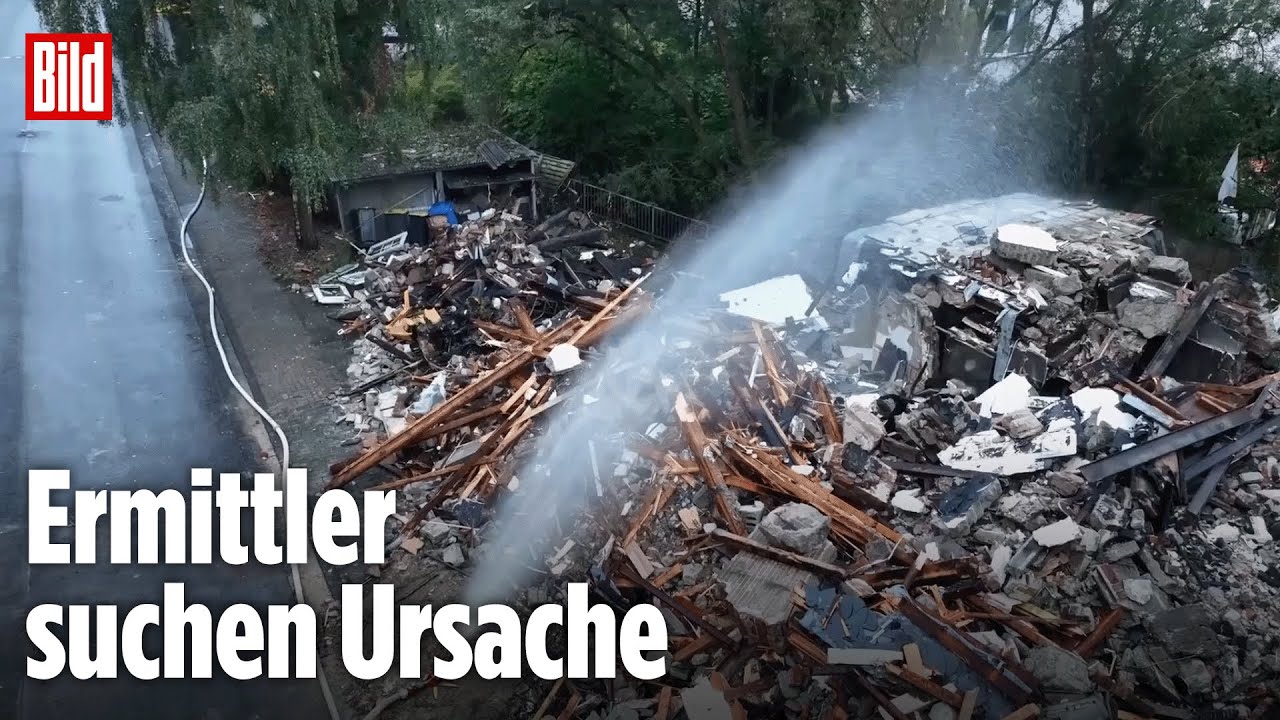 Daaden, Rheinland-Pfalz: Aufr&auml;umarbeiten nach Hausexplosion