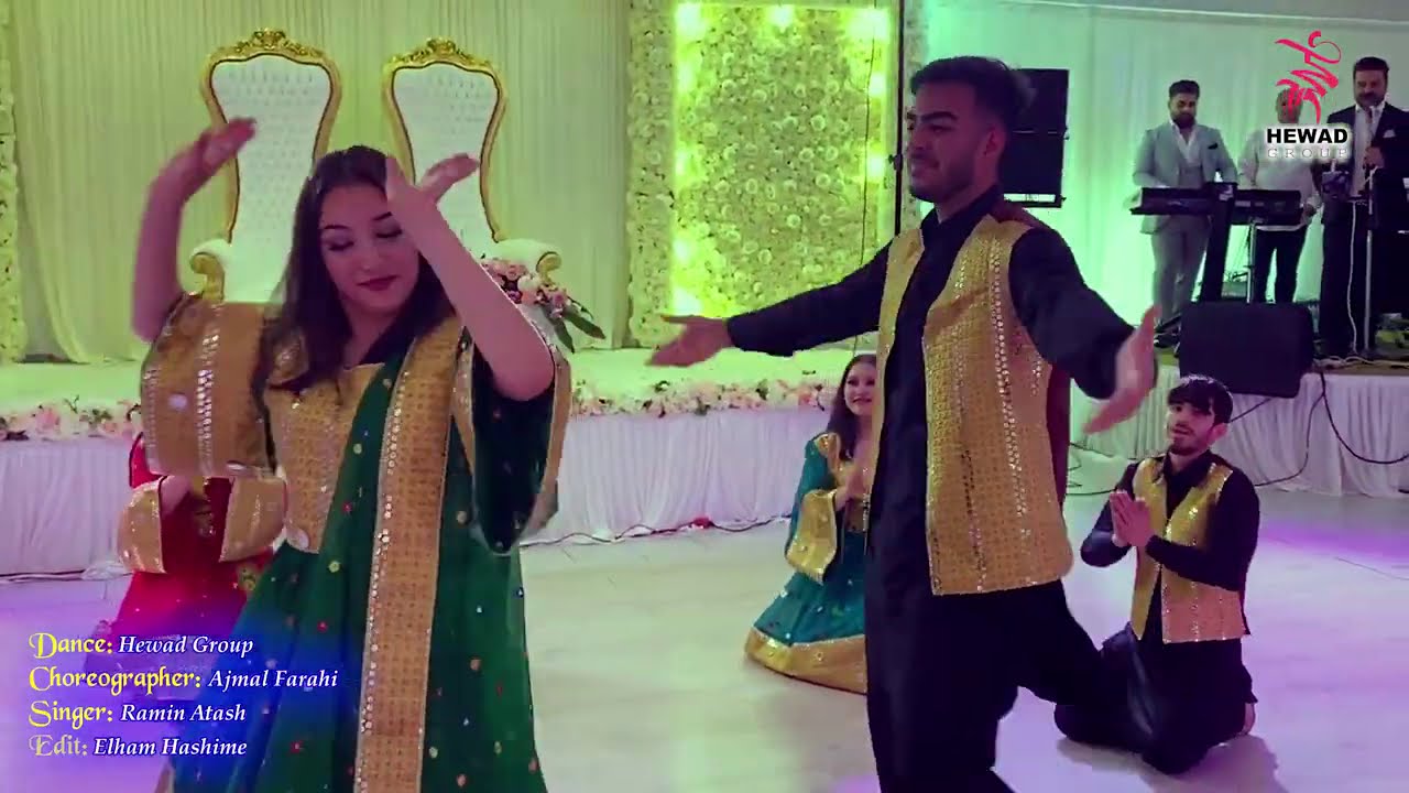 Mast Afghan dance of Hewad Group to  best singer Ramin Atash mix Pashto and Farsi live song DJ