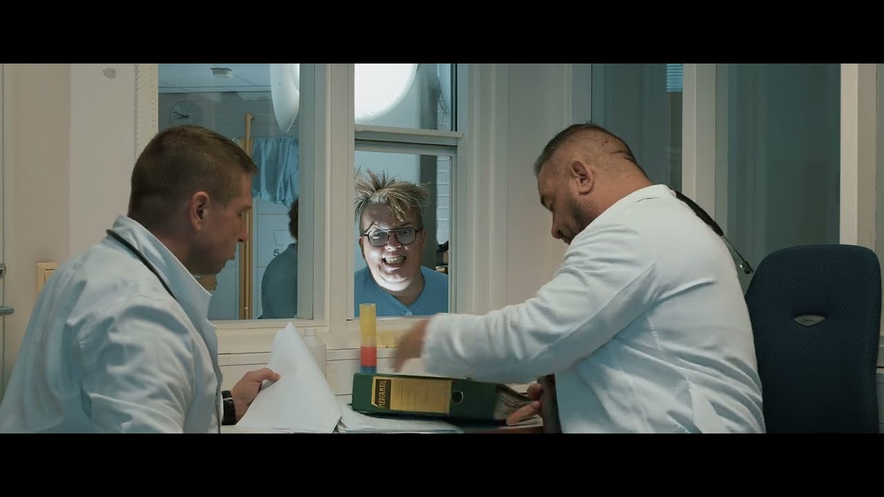 Hieman Kyseenalainen - Supersankari (Virallinen 4K musiikkivideo)