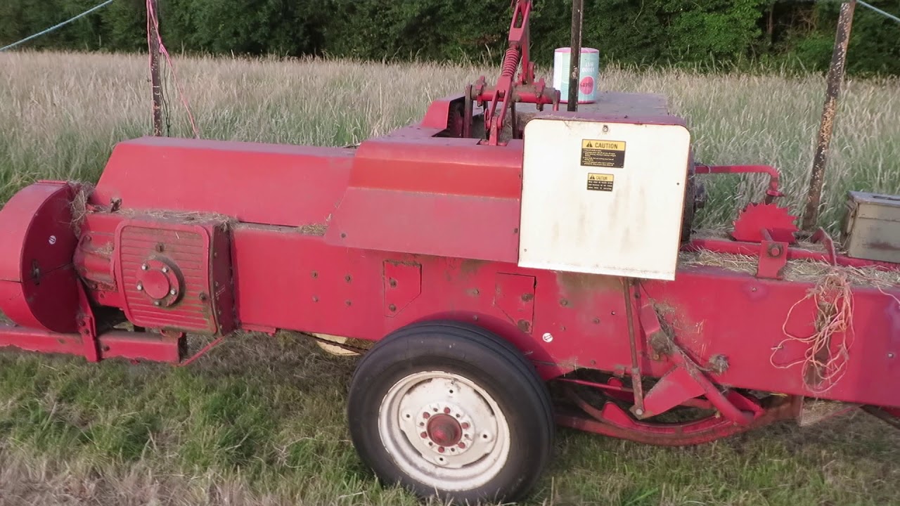 My International 440 Baler