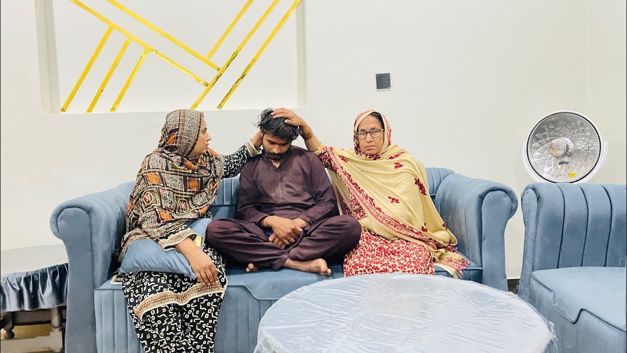 Phopho g or Baje Asia Mujay Eid par ghair ni jana day rahe kiya ya eid Mujay Ammi abiou G say…..🫩