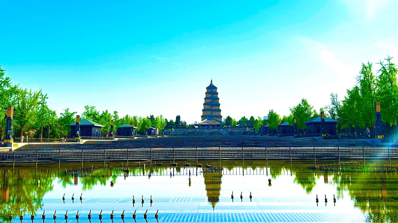Xi&rsquo;an City Walking Tour 🇨🇳 | Giant Wild Goose Pagoda Plaza Walk | 4K HDR