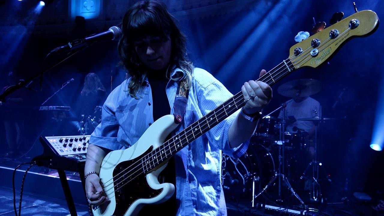 Amber Wolters is vrouw en bassist en vindt dat 