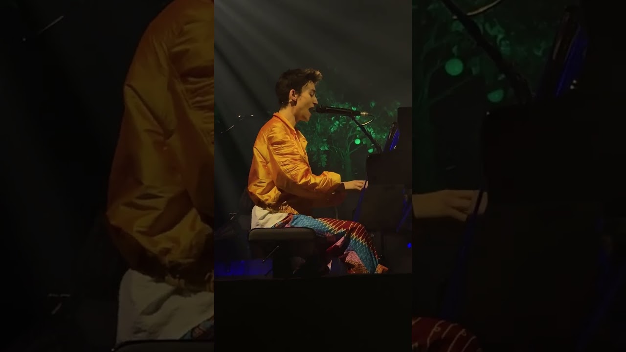 Jacob Collier: Whitness me - Chestnusts rosting - audience-clapping and jungle-fun - Luxemburg 2024