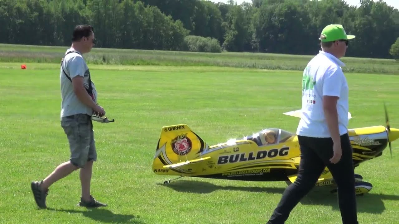 Pitts Bulldog 2 Aerobatic Flight RC Airplane Model