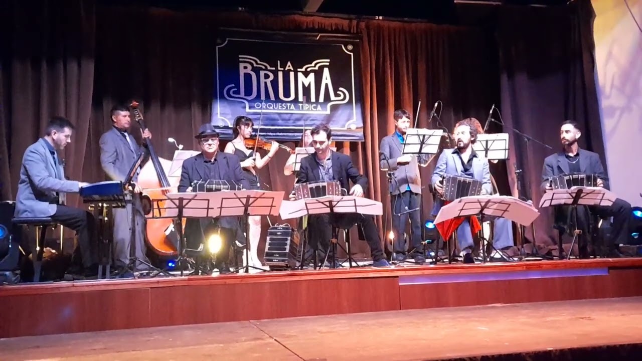 LA BRUMA ORQUESTA TÍPICA 