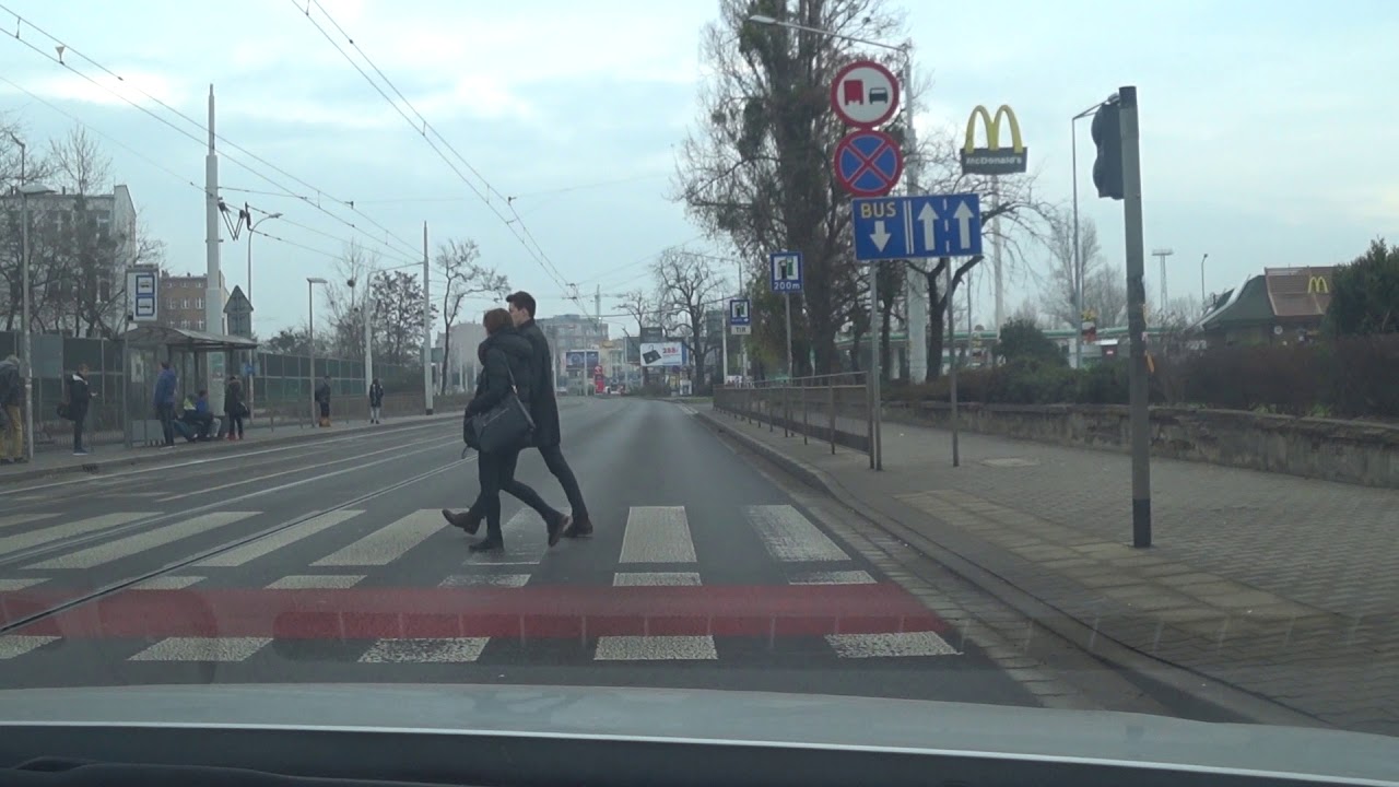 Nauka jazdy - zawracania  skrzyżowania z sygnalizacją świetlną OSK Kursant Wrocław