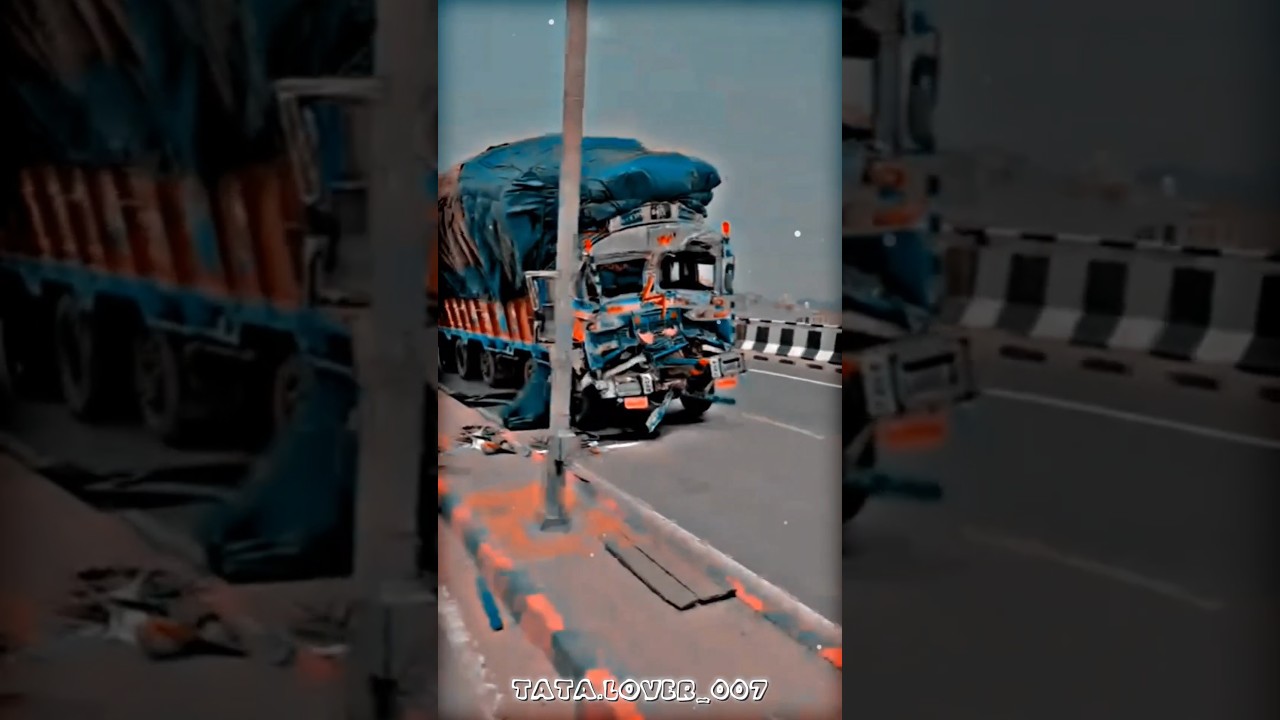 road accident 🥹😭 #truck #trendingshorts #viral #accidenttruck #video #shorts