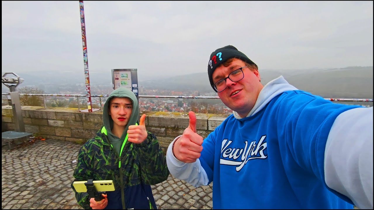 Justus unterwegs mit Fan Julian beim Tank & Rast Raststätte Würzburg Nord