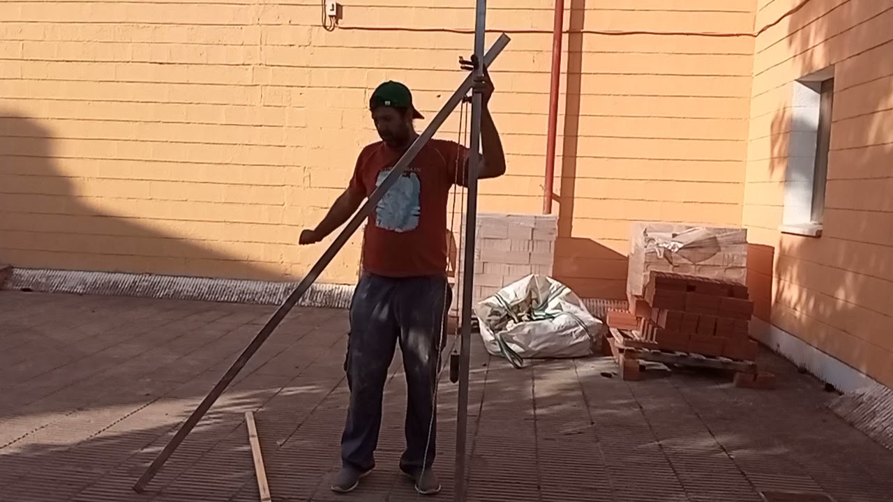 Como aplomar una regla para levantar una pared