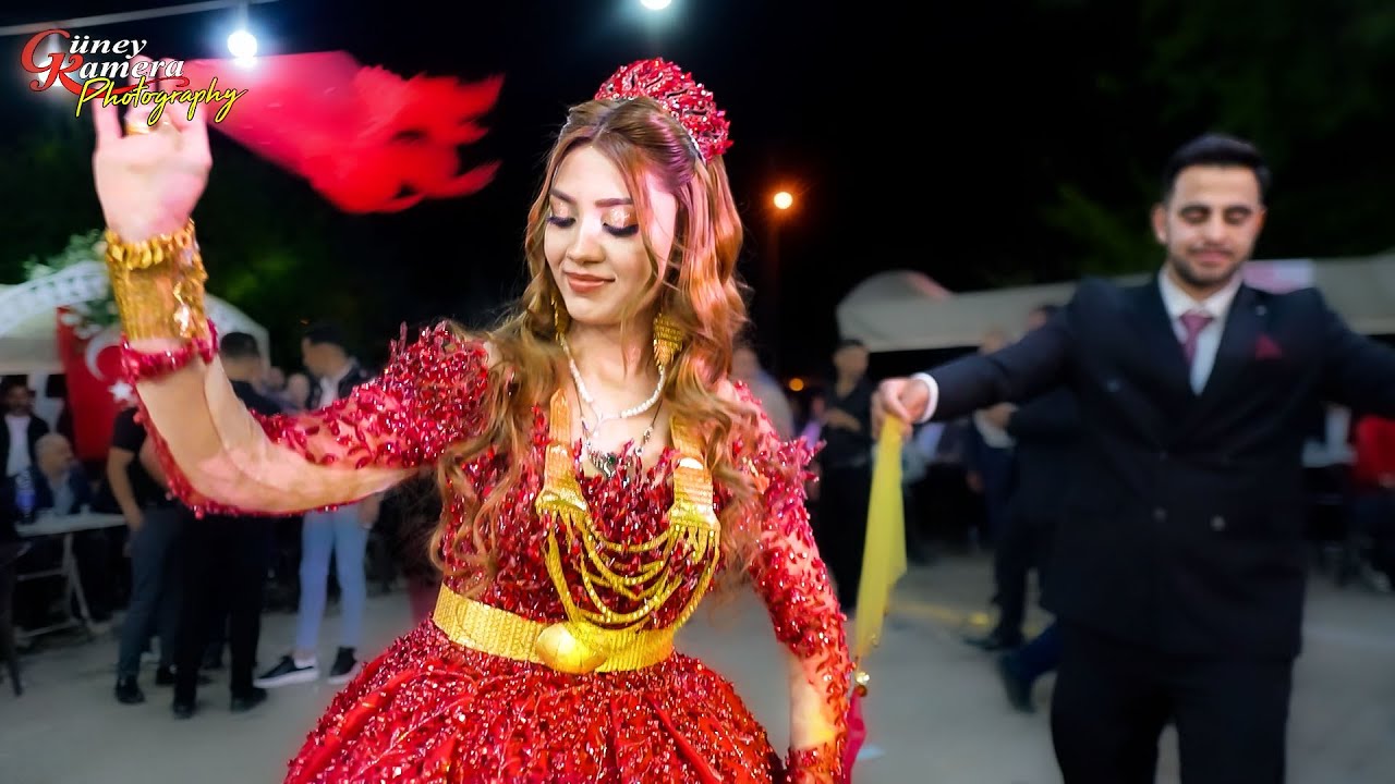 HALAYIN BAŞINDA BİR GÜZEL OYNAR YENİ YAPAN KÖYÜ GRUP ÖZKAYALAR GÜNEY KAMERA