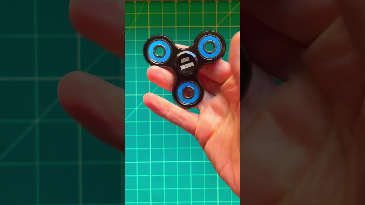 Correct way to spin fidget spinner super fast 💨