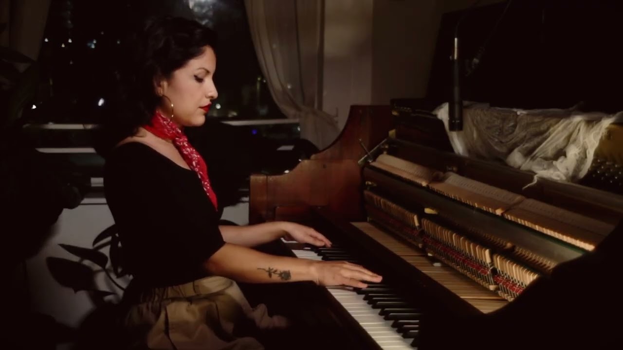 Irene Diaz | Piano Diaries Meditations (No.  12) 432hz - Deep Hums