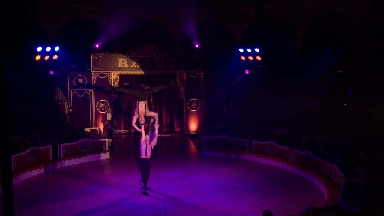 Szőts & Bagdi  - hand to hand act at Circ Hist&oacute;ric Raluy (2018)
