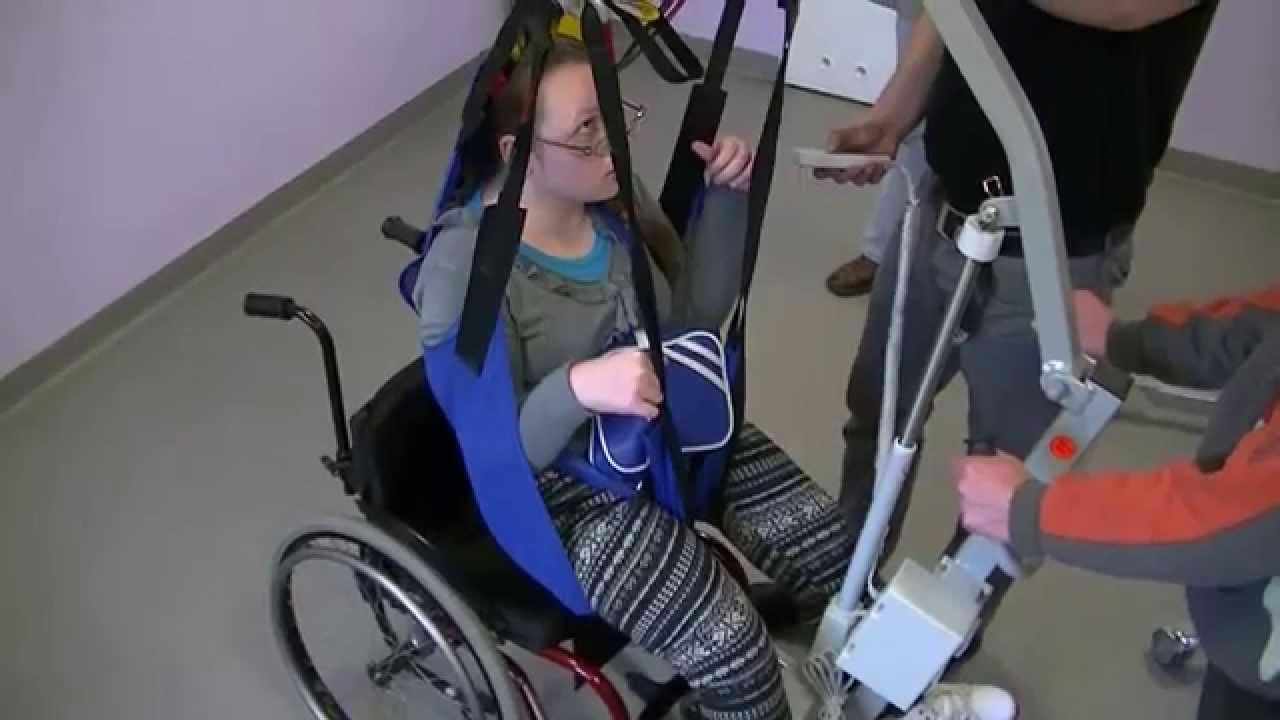 Podnośnik dla osób niepełnosprawnych MEVA mini i MEVA porównanie, prezentacja
