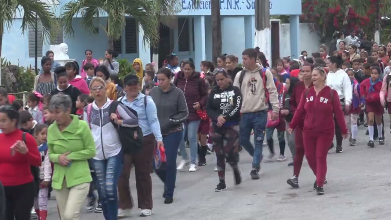 Desarrollan en Sandino desfile por el aniversario 173 del natalicio de José Martí.