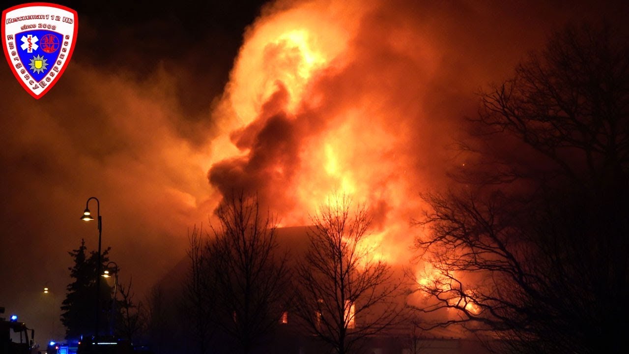 🚨 Gro&szlig;brand ehem. Stadthalle in Berga (Elster)