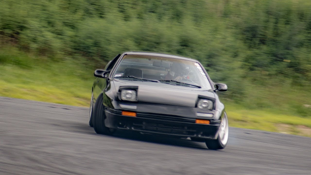 No power steering = better driving? | FC RX7 Restoration Ep.40