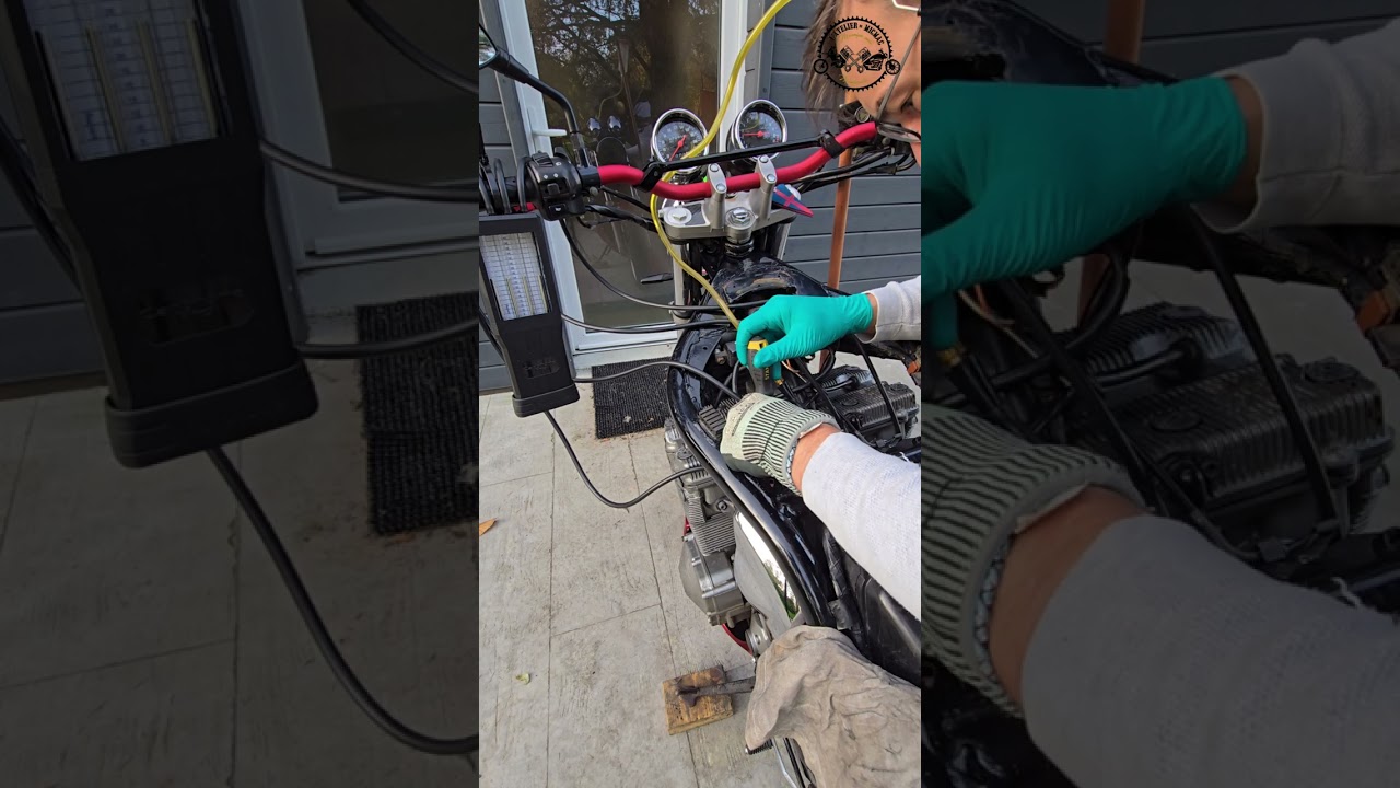 Teste de l’appareil de synchronisation de carburateurs "Carbtune"