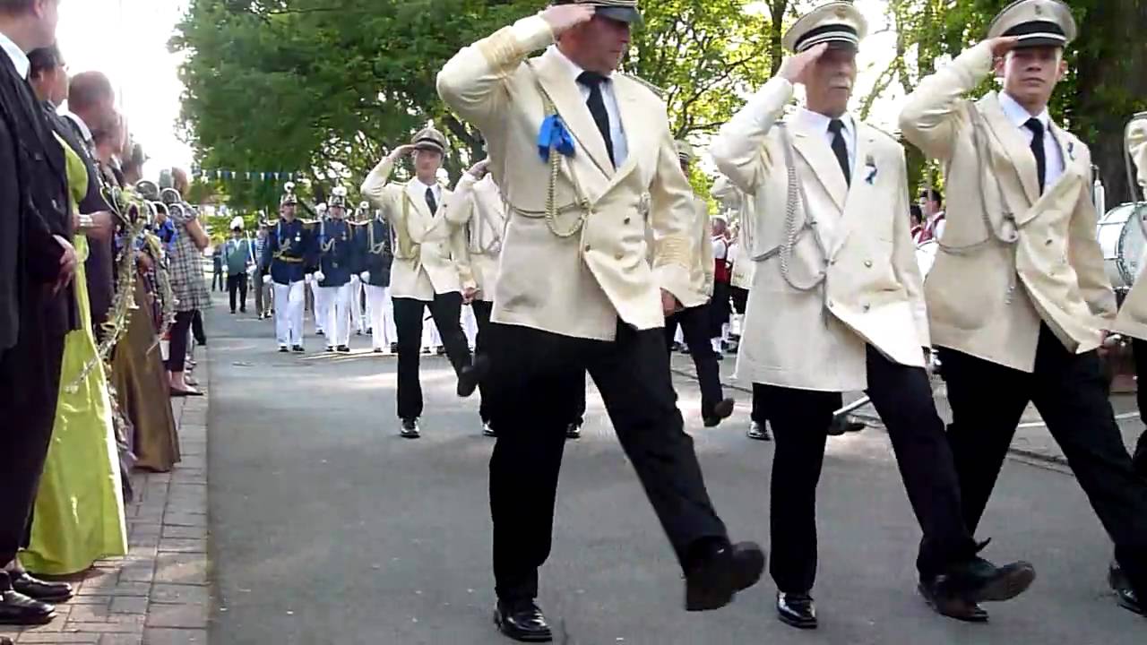 Kirmes Overhetfeld - Parade am Pfingstsonntag