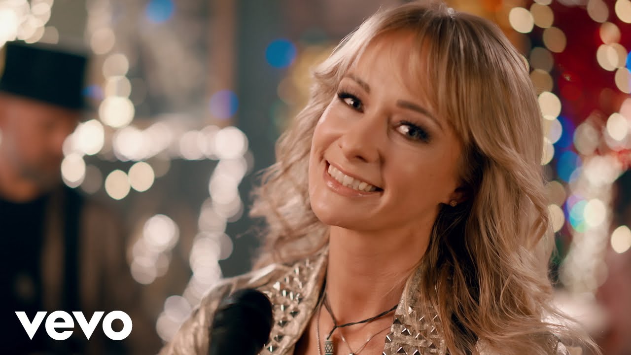 Christin Stark - MERRY XMAS (FROHE WEIHNACHT) (Offizielles Musikvideo)