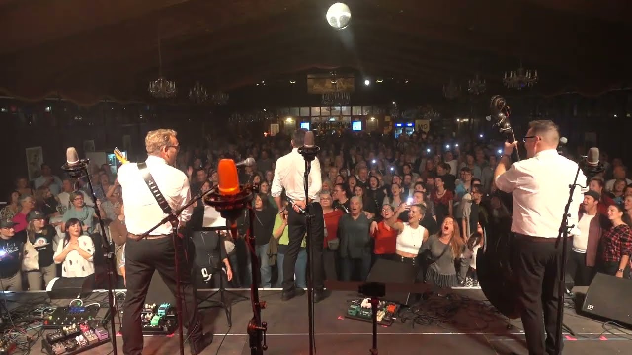 The Monroes - Can't Help Falling in Love (Elvis Presley) - Freudenhaus Lustenau - 10.10.2024 - LIVE