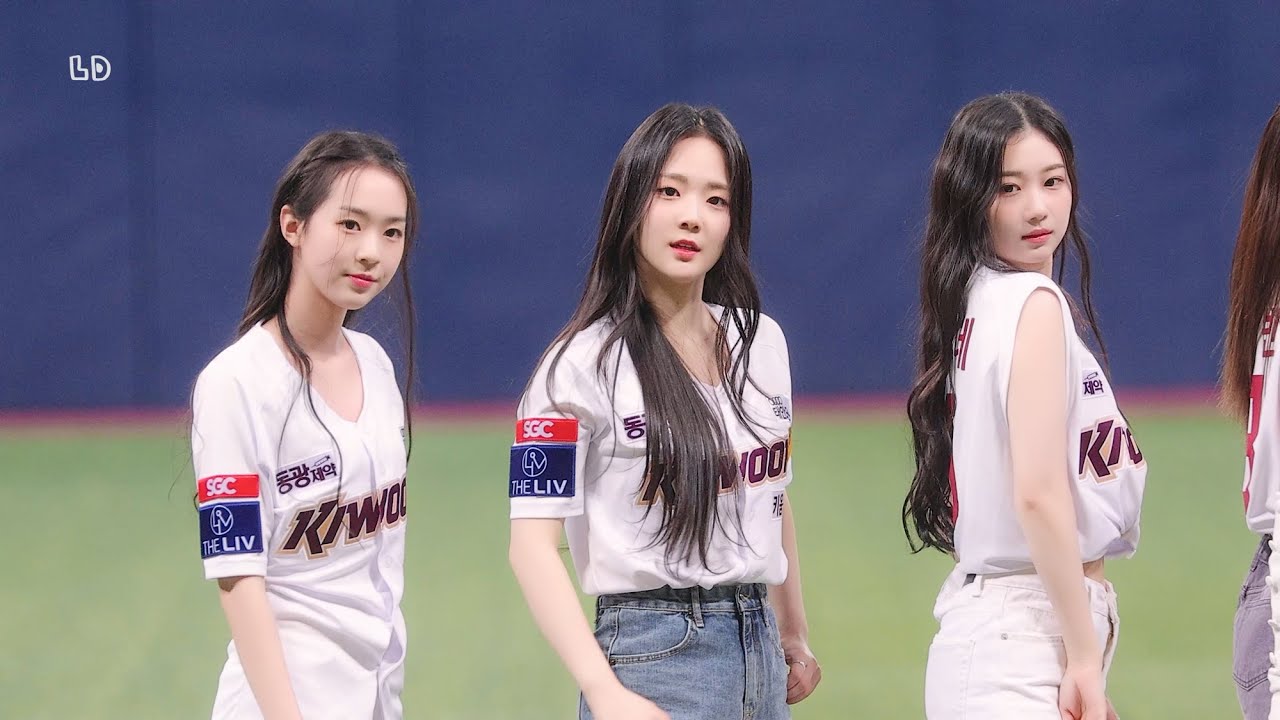 [4K] 230419 트리플에스 (tripleS) 윤서연 'Rising' - 키움히어로즈 직캠 fancam