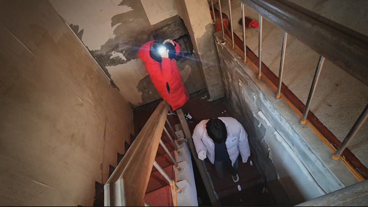 폐가가 된 여관, 안에는 모든 것이 남아 있었다