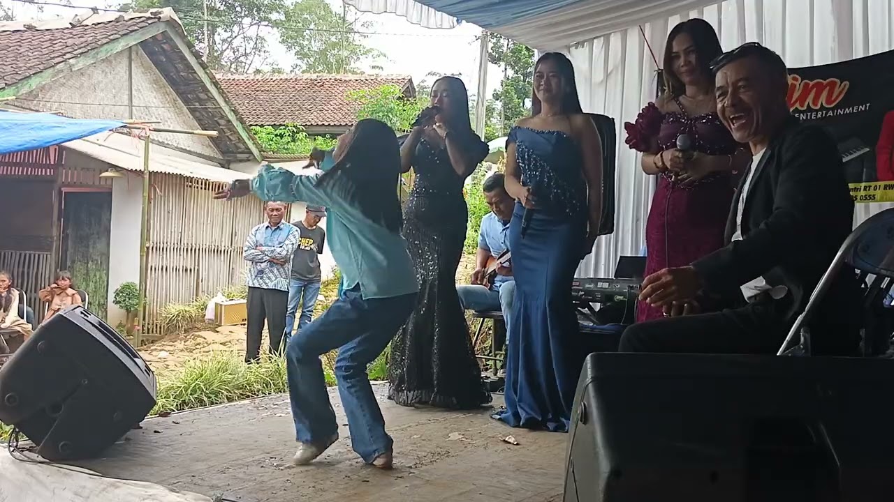 Persi bajidor daun hiris watiya & najwa