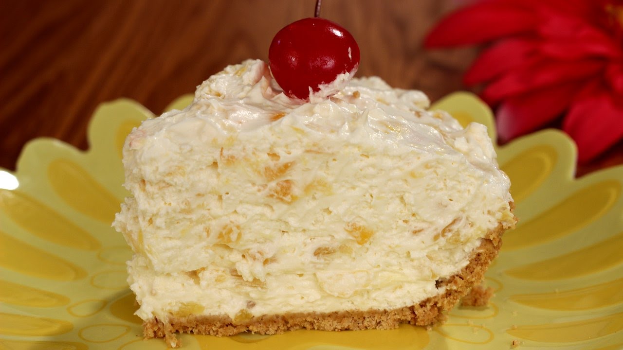 Пирог с ананасом и сливочным сыром без выпечки