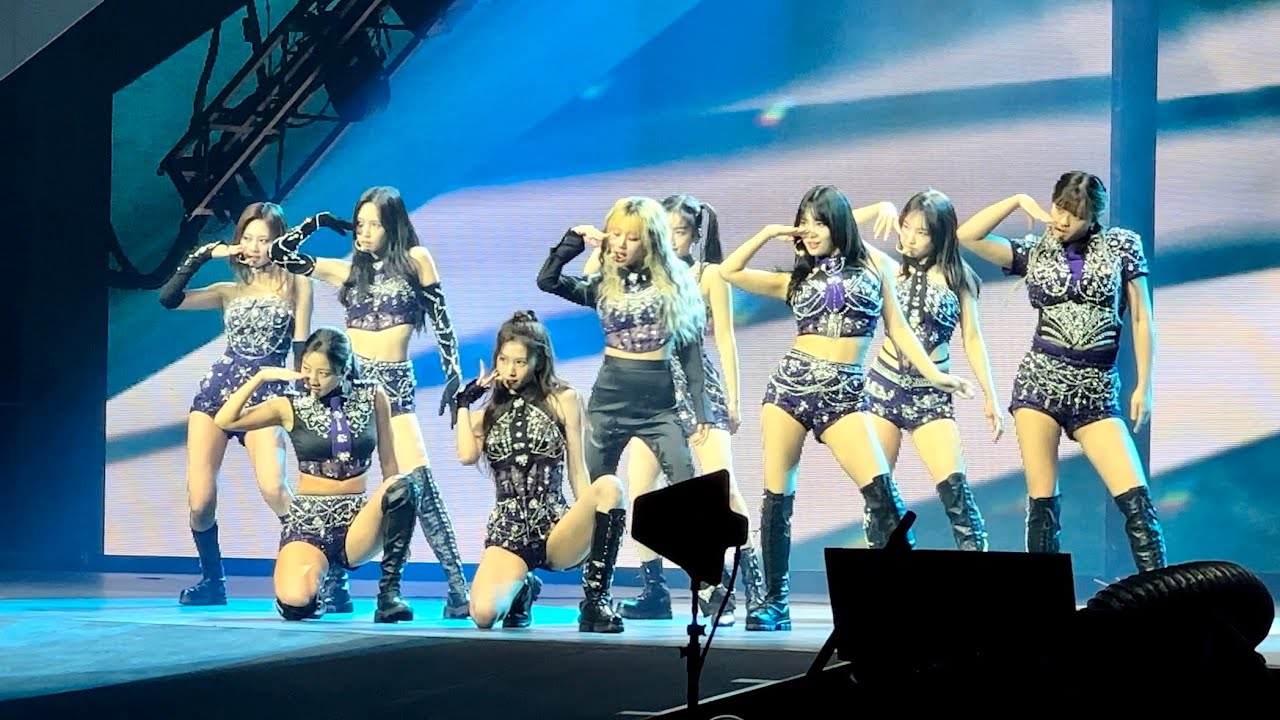 4K 230629 TWICE entrance ‘Set Me Free’ ‘I Can’t Stop Me’ Ready To Be 5th world tour in Chicago2 트와이스