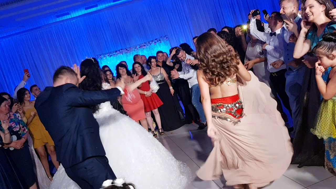 Si kjo bellydance nuk keni pare ! Me e mira ne Shqipri, Kosove e Maqedoni ! Bellydance ne dasma