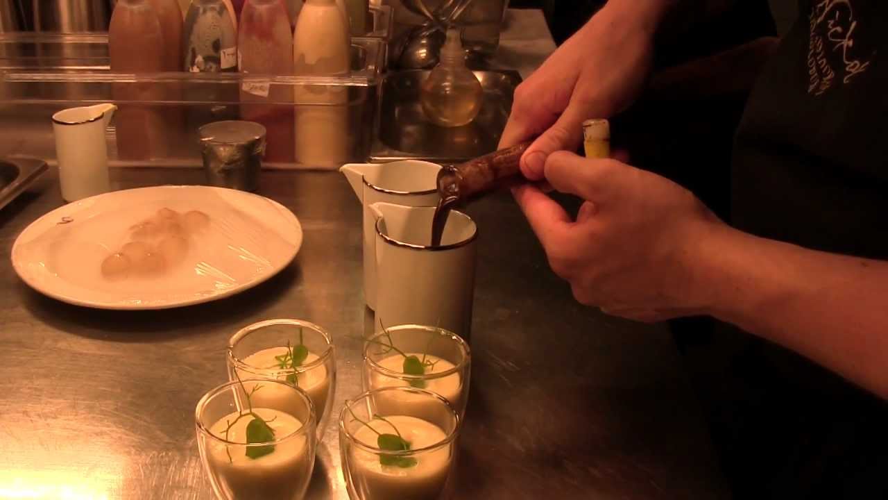 Service at 2 Michelin Silvio Nickol Gourmet Restaurant, Vienna