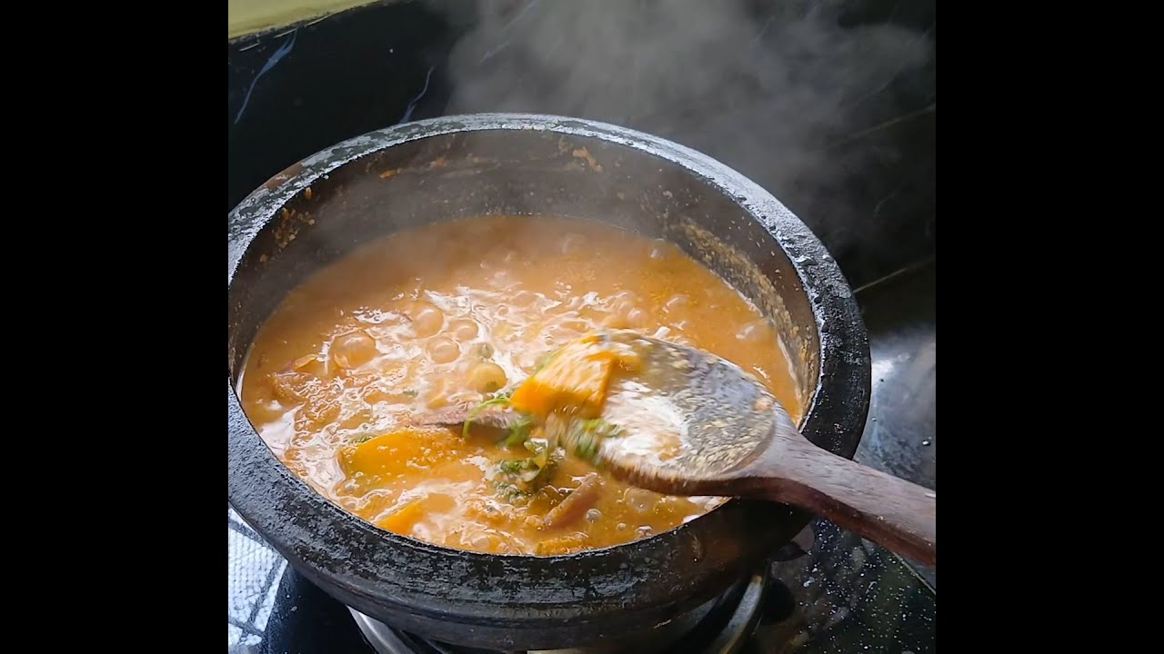 Yellow Pumpkin curry|poosanikai kulambu|side dish for rice