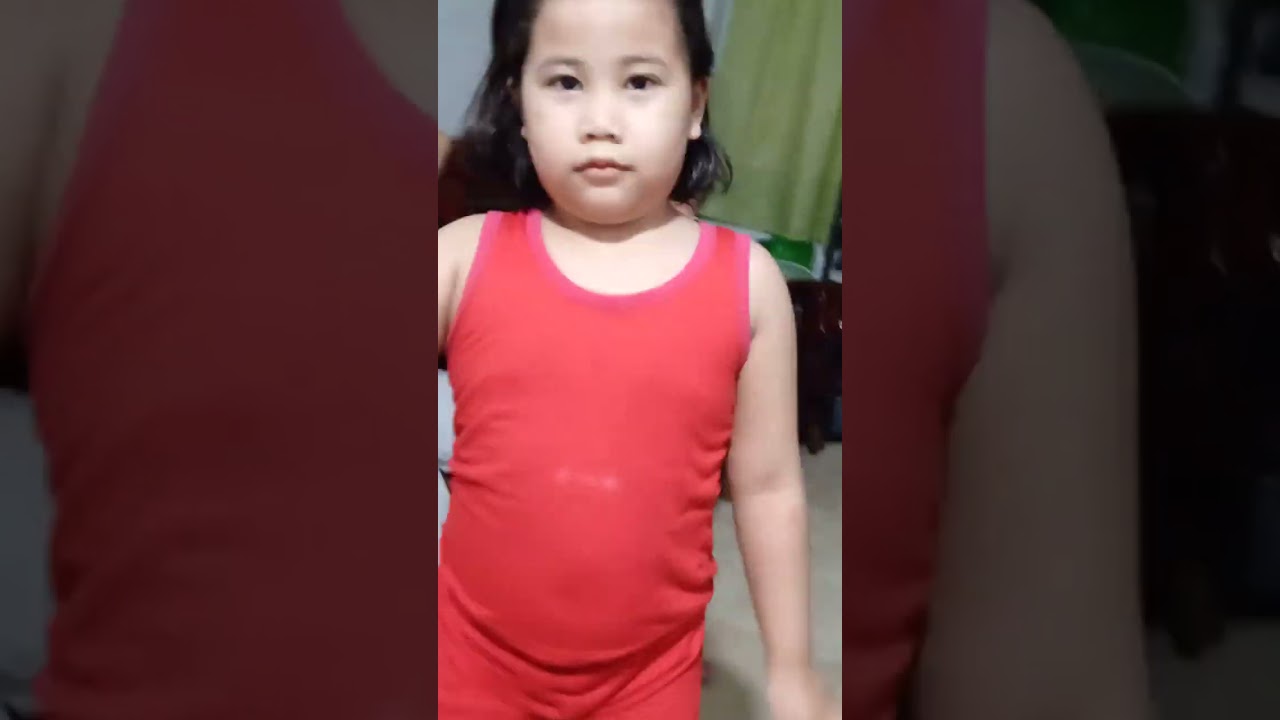 Barbie Cue tapos Iniipitan ni Jollibee hahaha 