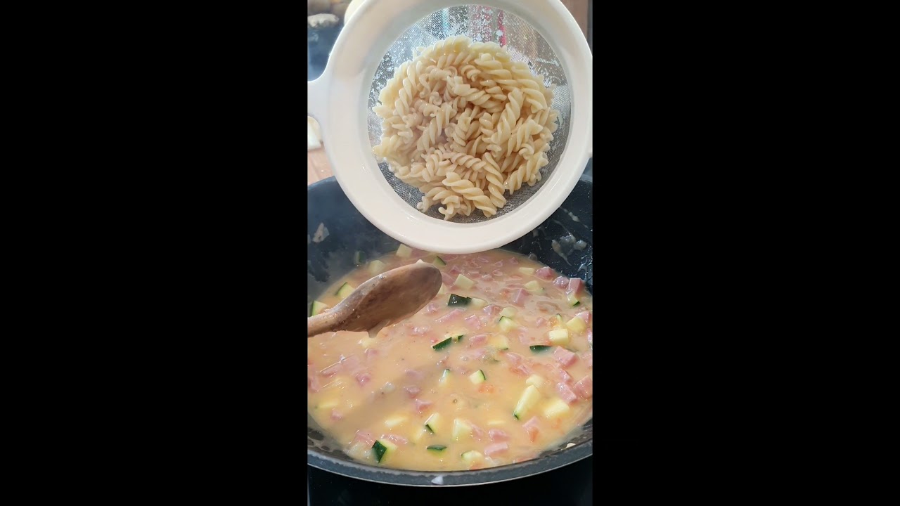 Snelle Maaltijd met MIKE - Pasta met Asperges & ham