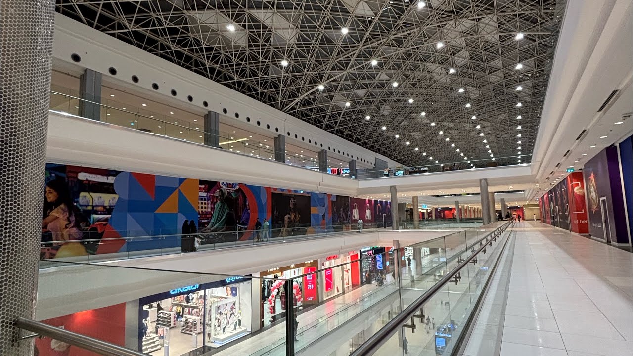 Jeddah park beautiful and big mall of Jeddah Saudi Arabia walking tour inside mall and new museum 