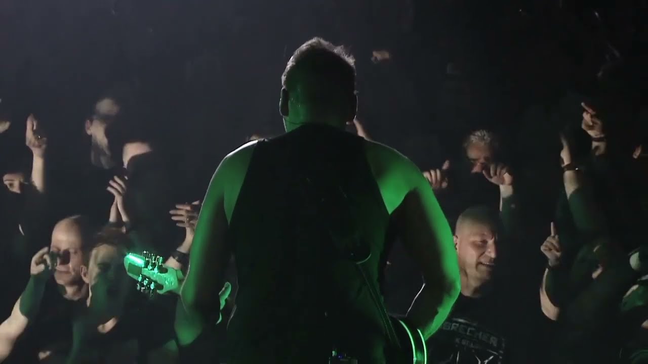 Eisbrecher - "Vergissmeinnicht" - Live - (Circus Krone, Munich, Germany 03.06.2015.)