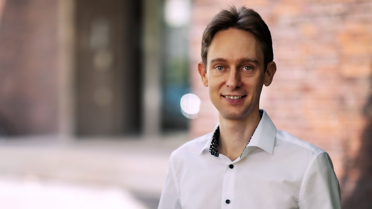 How Do Electrochemical Reactions Work At The Quantum Level?