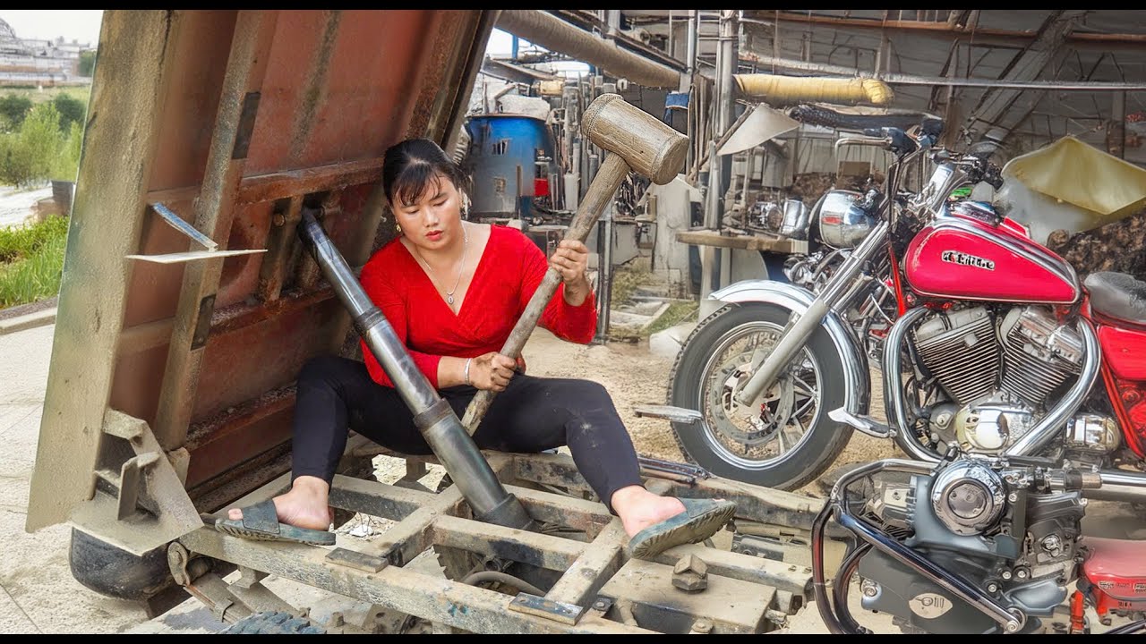 Timelapse Video: Repair  Restoration Damaged Motorcycle - Regime Motorcycle | New Blacksmith Girl