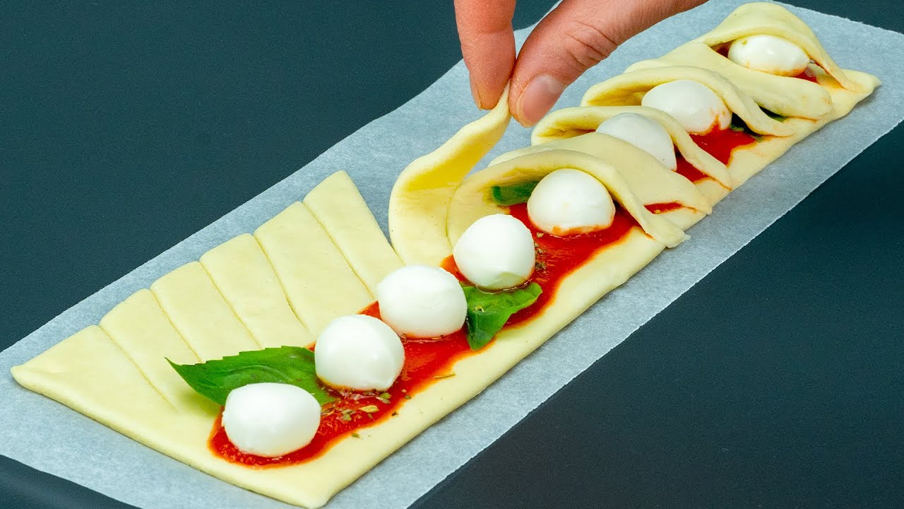 Капрезе из покупного слоеного теста! Чудесная закуска, которая выручила на праздник