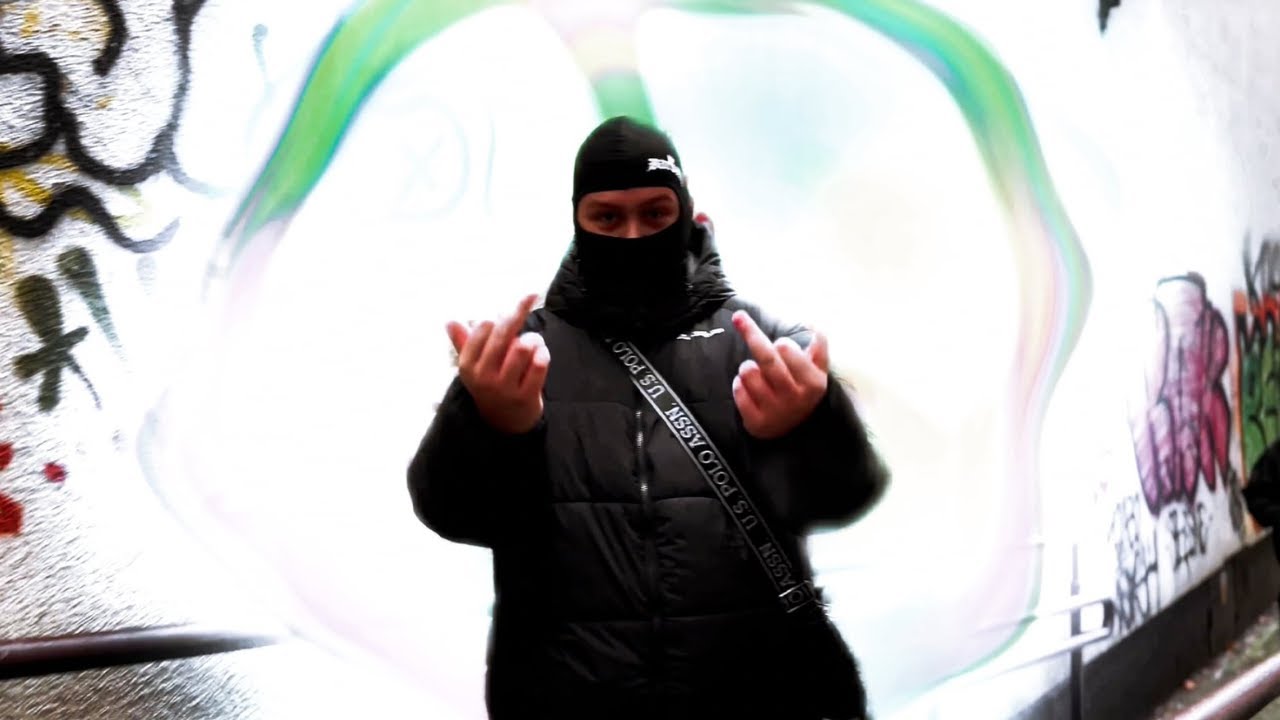 SZKUU - PAKA (prod.learnhowtohustle) (🎥:ritek)