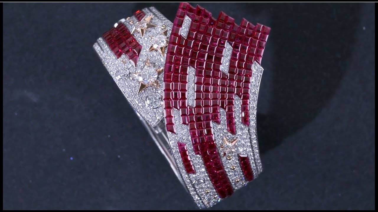 Sous les Etoiles High Jewelry collection: discover the Savoir-faire of the Ison Bracelet