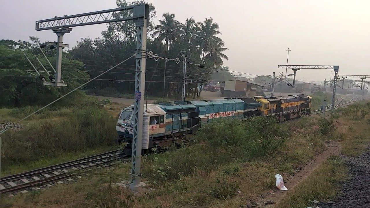 Hatkanagale to kolhapur train journey || 17411 Mahalaxmi exp || ICF track sound 🎧