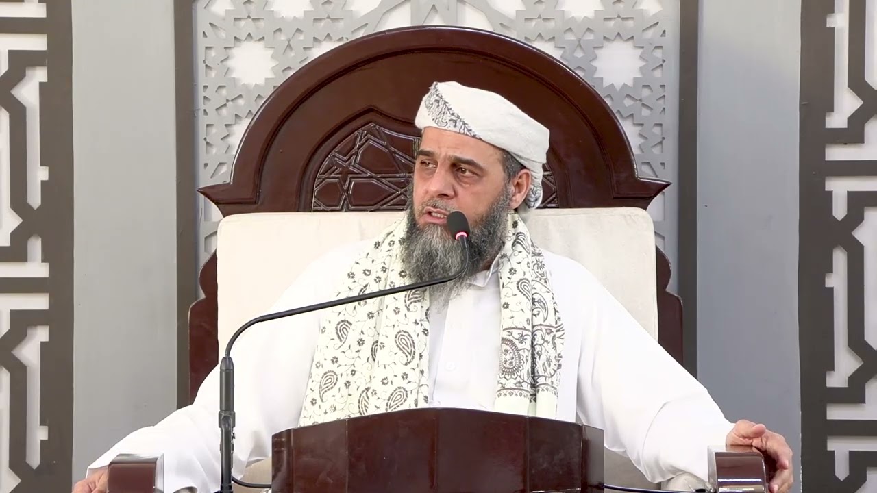 الخروج من الكرسي أثناء الدرس لسجود التلاوة في أول سجدة في القرآن من سورة الأعراف ؟