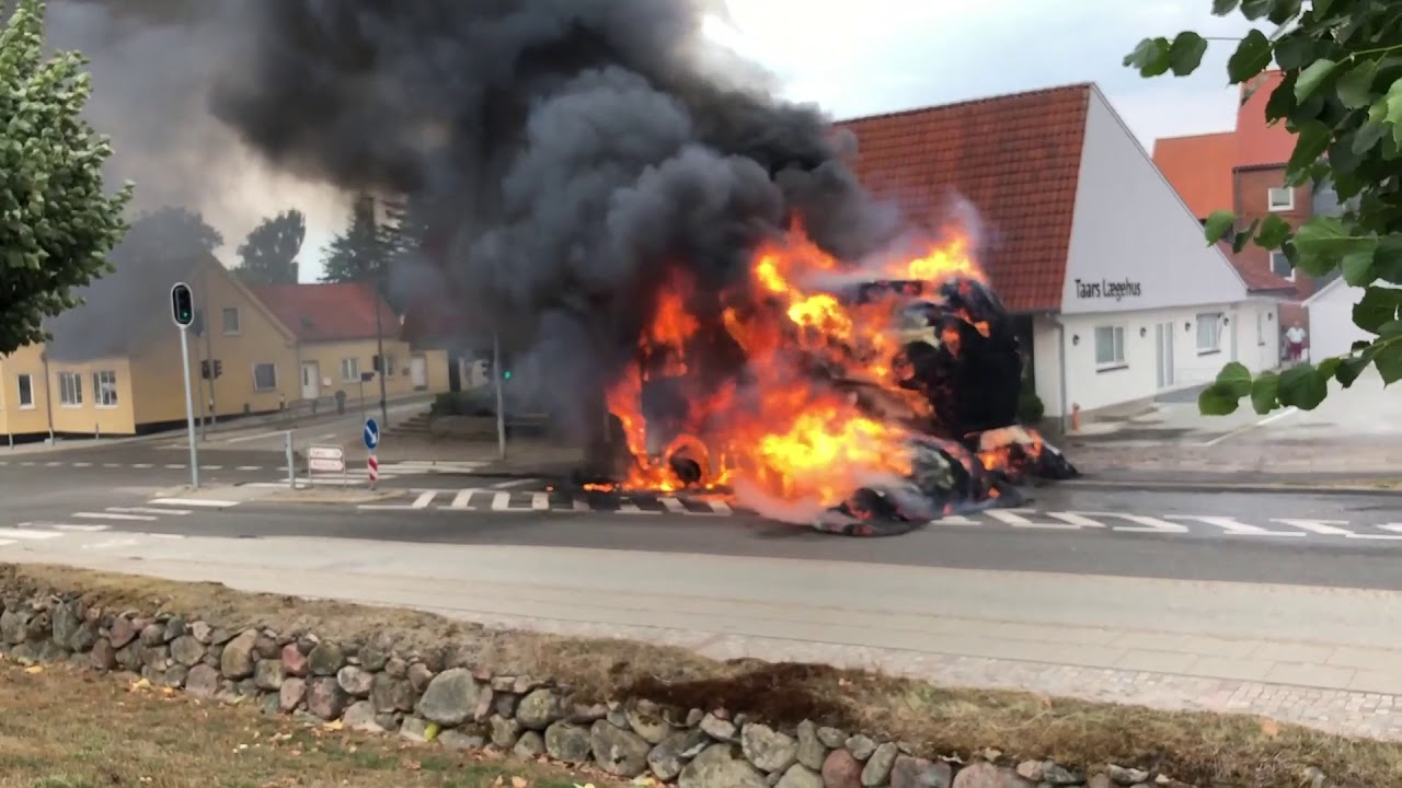 🔥 Halmbrand på lastbil /by finn kruse