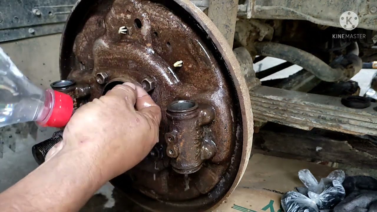 Paano magpalit ng Wheel Cup sa ISUZU Elf