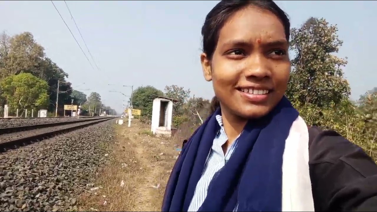Train pakadne ke liye।। क्या इस प्रकार भागना अच्छा रहेगा।।#villagevlog #villagerlifestyle #village 