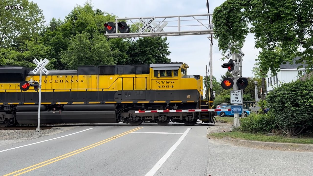 Railroad Crossing: Pompton Lakes, New Jersey | Ringwood Ave.